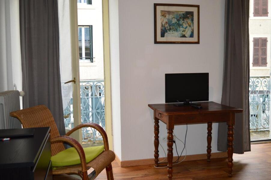 Residence Du Rhone Et Des Thermes Neris les Bains Bagian luar foto